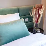 Stylish Comfort - 2br In Vibrant East * Bukarest