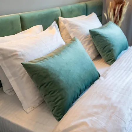 Stylish Comfort - 2br In Vibrant East Бухарест