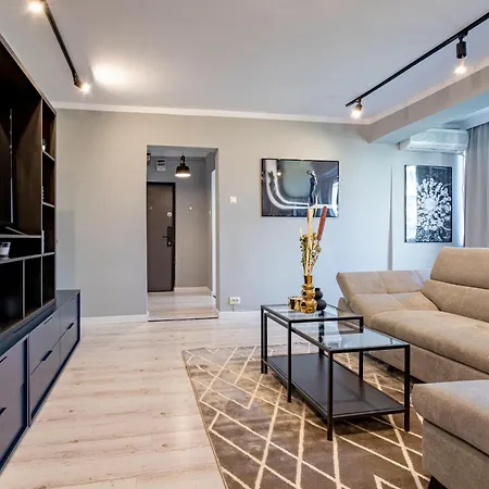 Stylish Comfort - 2br In Vibrant East *