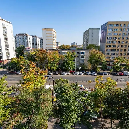 Stylish Comfort - 2br In Vibrant East * Bucarest