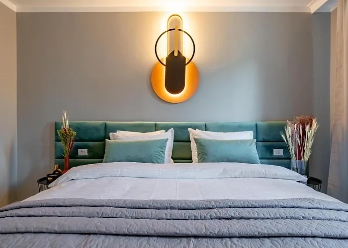 Stylish Comfort - 2br In Vibrant East Apartment Bucharest