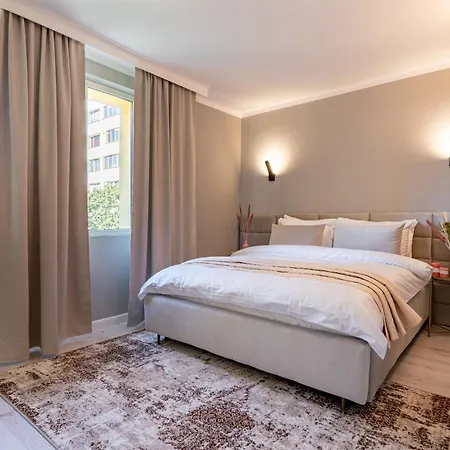 Stylish Comfort - 2br In Vibrant East Daire