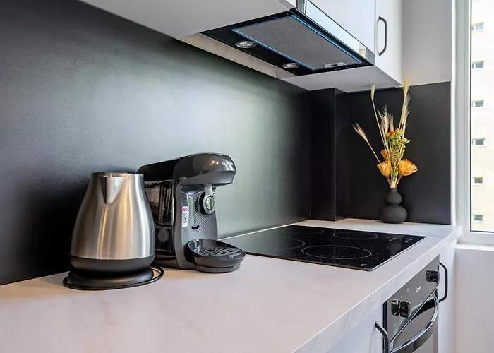 Stylish Comfort - 2br In Vibrant East Bucharest