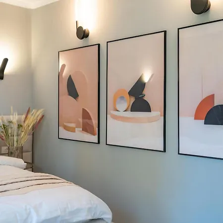 Stylish Comfort - 2br In Vibrant East * Bucharest