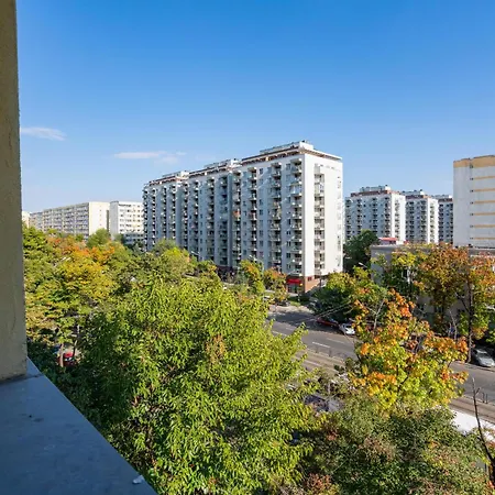 Stylish Comfort - 2br In Vibrant East Bucharest