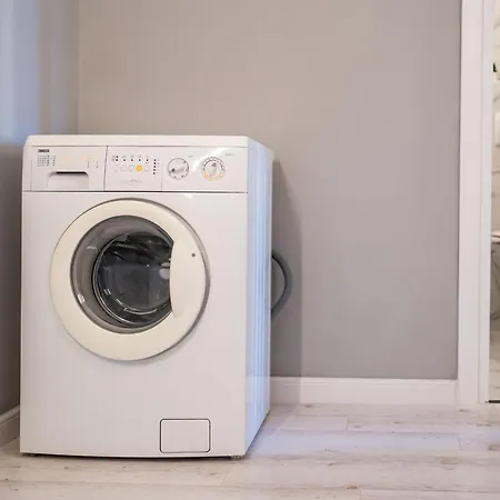 Stylish Comfort - 2br In Vibrant East Bucharest